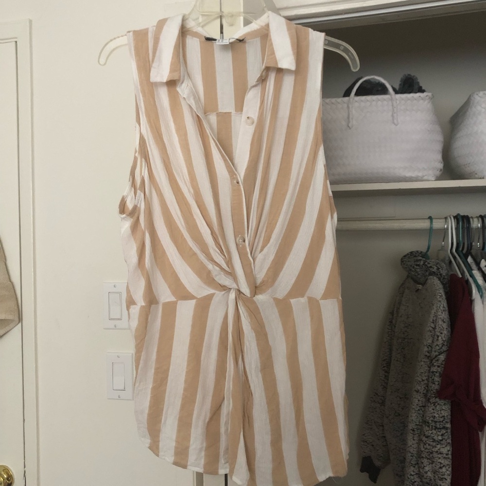 Forever 21 Knotted Button Up Blouse